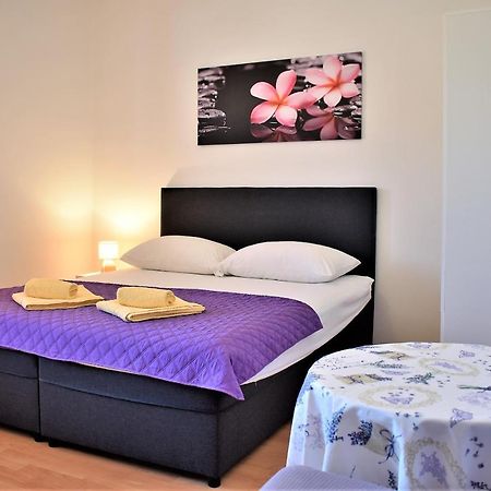 Rooms In Family House Vera Mundanije Zewnętrze zdjęcie