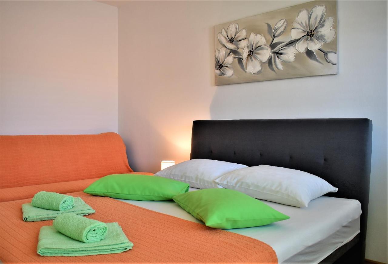 Rooms In Family House Vera Mundanije Zewnętrze zdjęcie